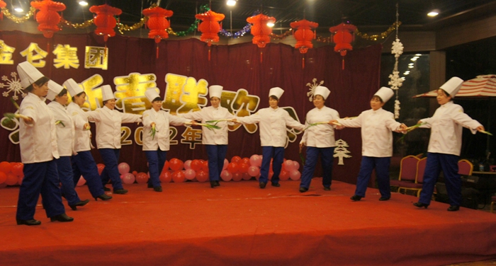 清掃班、炊事班舞蹈《甩蔥歌》（二等獎(jiǎng)）29.jpg